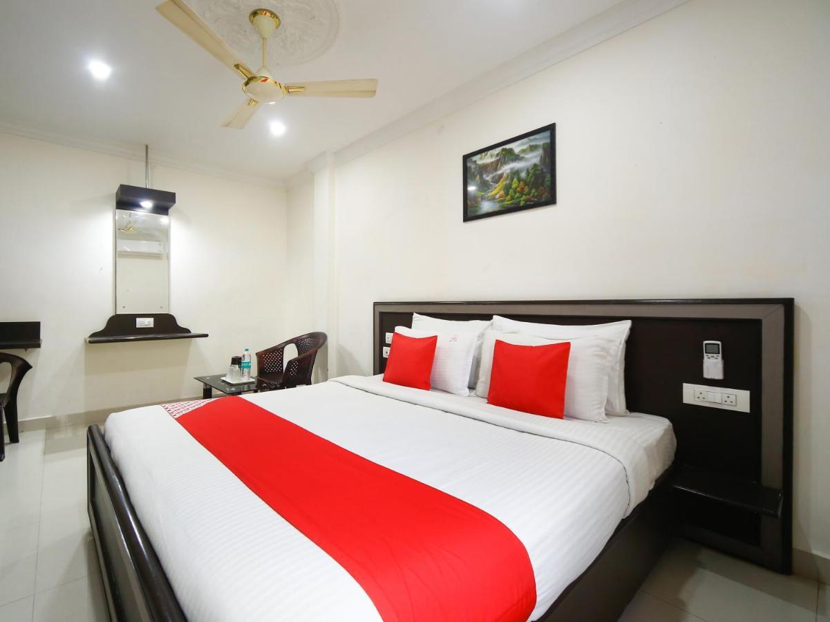 Madrasi Airport Hotel - Saibala Chennai Exterior photo