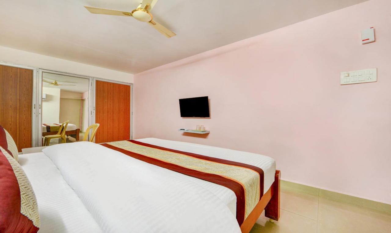 Madrasi Airport Hotel - Saibala Chennai Exterior photo